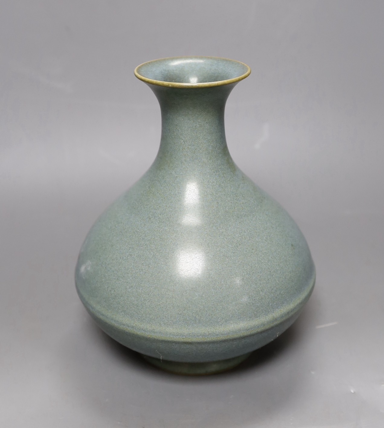 A Chinese Jun-type vase, 21cm